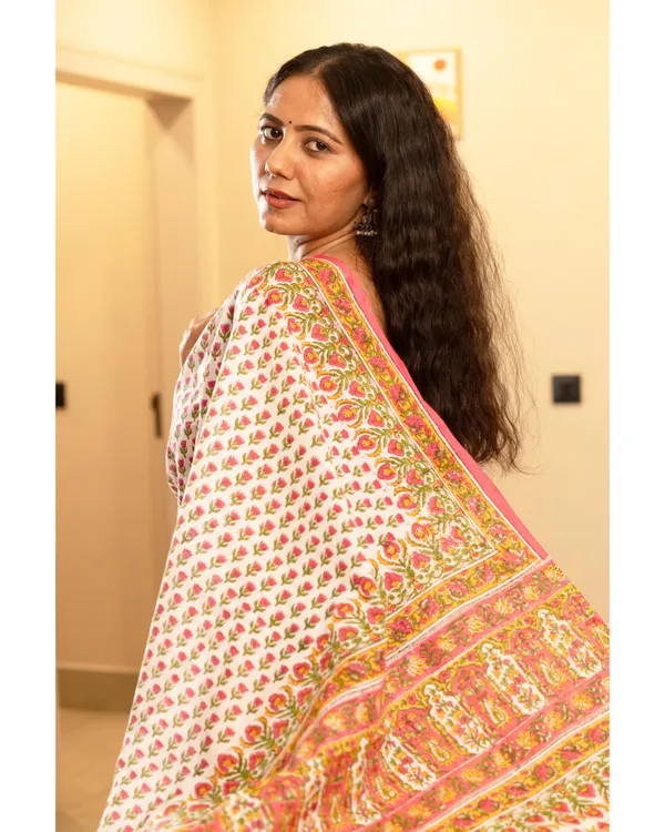 White_Cotton_Butti_Hblock_Print_Mul_Saree_With_Tassels_For_Women